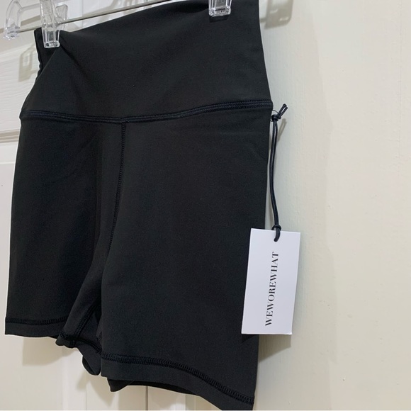 WeWoreWhat Black Hot Shorts Size Small NWT - Picture 4 of 8